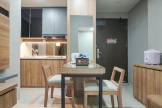Elegant 1BR Apartment with Working Space Mustika Golf Residence By Travelio - Bekasi - 3