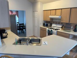Fabulous 4 Bed South Facing Lake View Near Disney - Orlando - 5