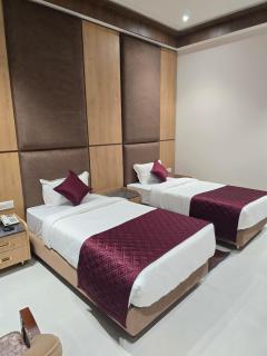Nirvana Grand Hotel & Resort - Gaya - 3