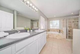 South Facing Villa With Water View Near Disney - 8