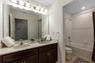 Stunning And Spacious 5 Bedroom Villa Near Disney - 9