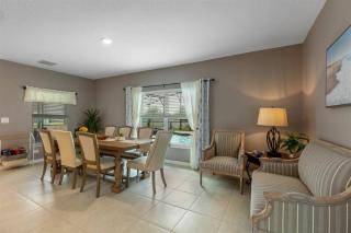 Stunning And Spacious 5 Bedroom Villa Near Disney - 4