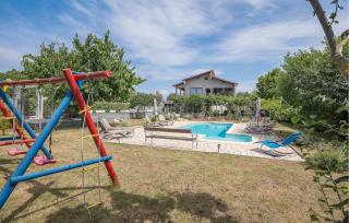 Cozy Apartment In Micetici With Wifi - Ladrovići - 7