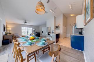 Family Friendly 4 Bed Home - Quiet Gated Community - 1