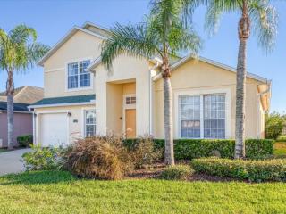 Stylish 5 Bedroom Lakefront Home Near Disney - 9