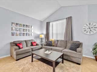 Stylish 5 Bedroom Lakefront Home Near Disney - Davenport - 8