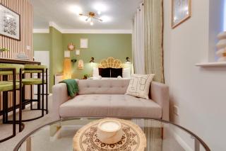 Pass the Keys Stylish and modern studio flat Free parking - 2