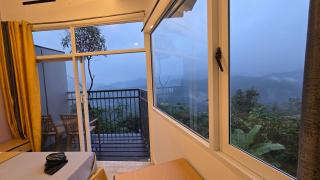 Serenehills Retreat with Hilltop pool - 3