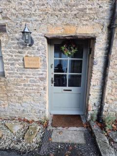 Cosy Cotswold Cottage - 4