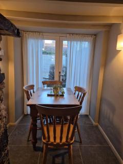 Cosy Cotswold Cottage - 2