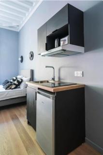 Petit studio paisible 17ème arondissement - Paris - 8