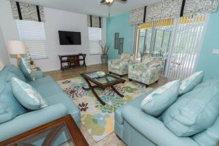 Luxurious 6 Bed Villa With South Facing Pool - 1