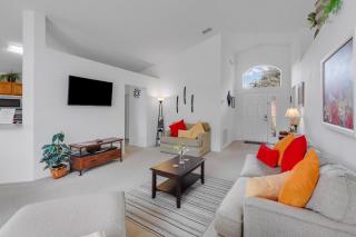 Fabulous Three-Bedroom Villa - Privacy South Facing Pool - Davenport - 5