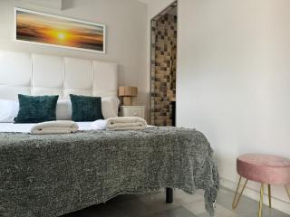 Casa Naranja, Cabopino 2 pools & heated indoor pool - 1