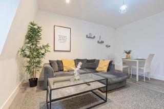 Smethwick Deluxe 2 Bedroom Aparetment - Secure Parking - Balcony - Rated Exceptional - 9MC - Birmingham - 2
