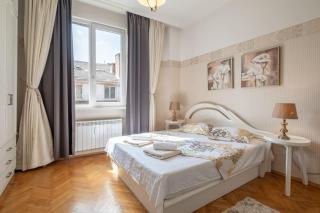 Aristocratic Elegant 2 BDRM spacious home TOP CENTER - Sofia - 8
