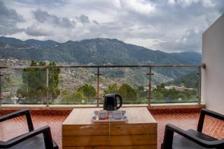 2 BHK Serviced Apartments Kasauli I Mountain View I The Western Heights I By Exotic Stays - Kasauli - 4