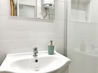 New Cosy Studio near the beach by Homeful Homes - 4