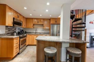 Condo with Hot Tub Free Garage Parking - 6