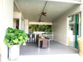 Phuket 4-Bedrooms Seaview 884m2 Private XL Luxury Infinity Pool Villa - Ban Pa Khlok - 6