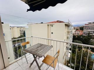 Two bedroom apartment on a high floor in the center of Cannes a few steps from the Croisette beaches - 2229 - 4