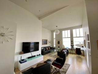 Beautiful and Luxurious Oceanfront Apartment - Garðabær - 6