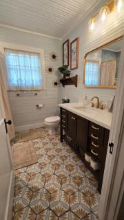Charming Downtown Bungalow I Explore-Shop-Eat - Andrews - 3