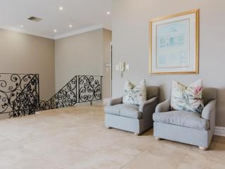 Hyde Park Retreat - 2