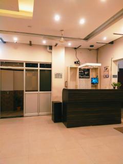 Omkaram ashramam gust house - Benares - 0