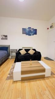 City Stay Studios 2 - Chesterton - 3