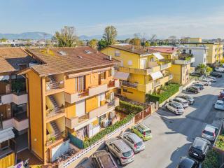 Apartment Menesini by Interhome - Viareggio - 2