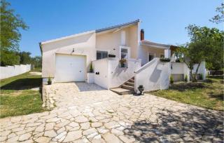 3 Bedroom Gorgeous Home In Nadin - Nadin - 9