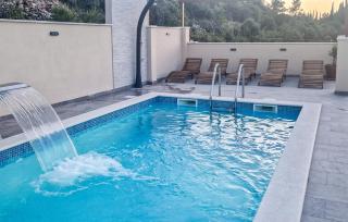 Beach Front Apartment In Blato - 7