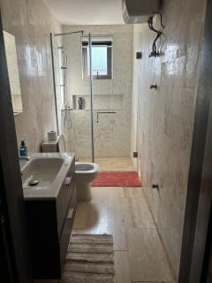 2 Bedroom apartment in Cantoments, Accra - 4