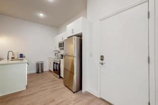 Spacious 5BR w Pool Close to Disney and Universal - 1