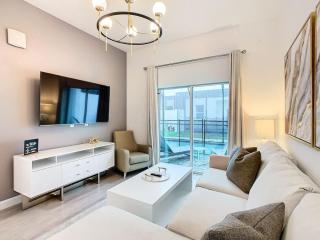 5BR Getaway w Pool Close to Disney and Universal - Davenport - 0