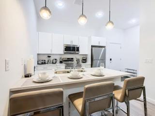 5BR Getaway w Pool Close to Disney and Universal - 6