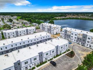 5BR Getaway w Pool Close to Disney and Universal - 3