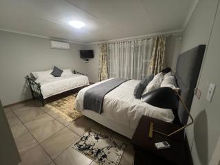 Sun and Sands luxury beach house - 7