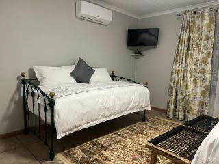 Sun and Sands luxury beach house - 8