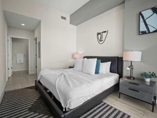 Luxury & Modern Condo in Design District with Pool - Miami - 9