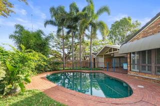 Spacious Affordable 7B3B 2 Living Pool Yard and Mall - 9