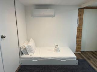 Cozy 2Beds Studio witch Kitchen Laundry near Zoo and Mall - 3