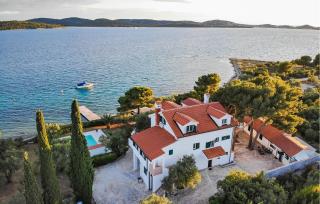 Cozy Apartment In Pirovac - 8