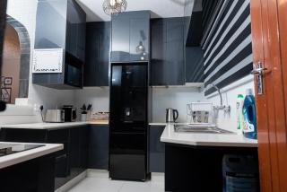 Beckys Exquisite Apartment - 1