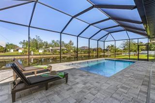 Experience Luxury, Canal views, Heated Pool - Villa Sojourner Sanctuary -Roelens - Cape Coral - 0