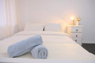 Sunset Beach House - Mandurah - 1