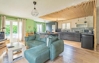 Nice Home In Blaye With Wifi - 9