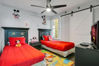 Familiar Retreat with Resort Access Near Disney - 8