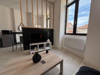 Apparemment rénové- 2 appartements au choix - 2